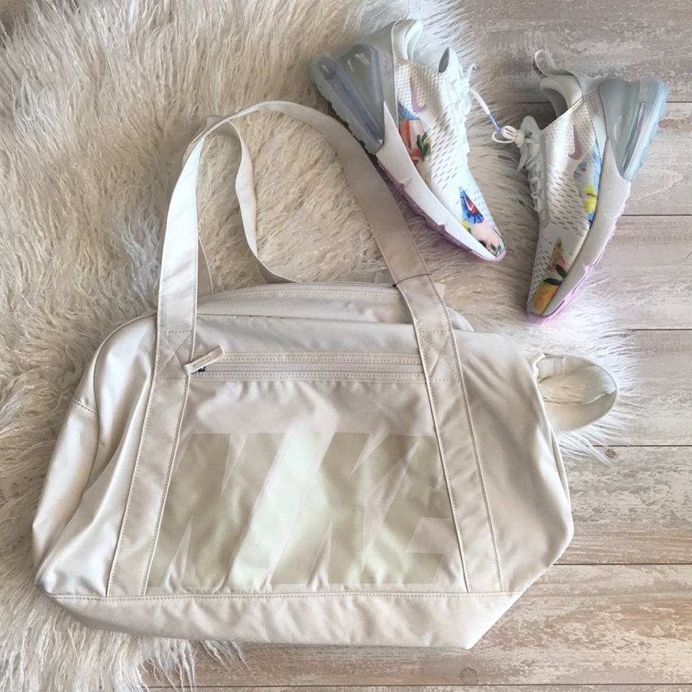 NWT Nike duffle gym Bag - Picture 2 of 8